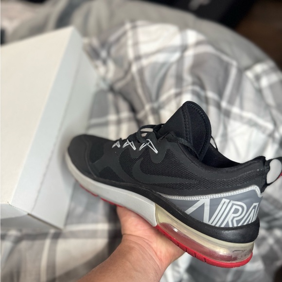 Nike Air Max Black and Red Athletic Shoes Size 9 - Picture 5 of 5